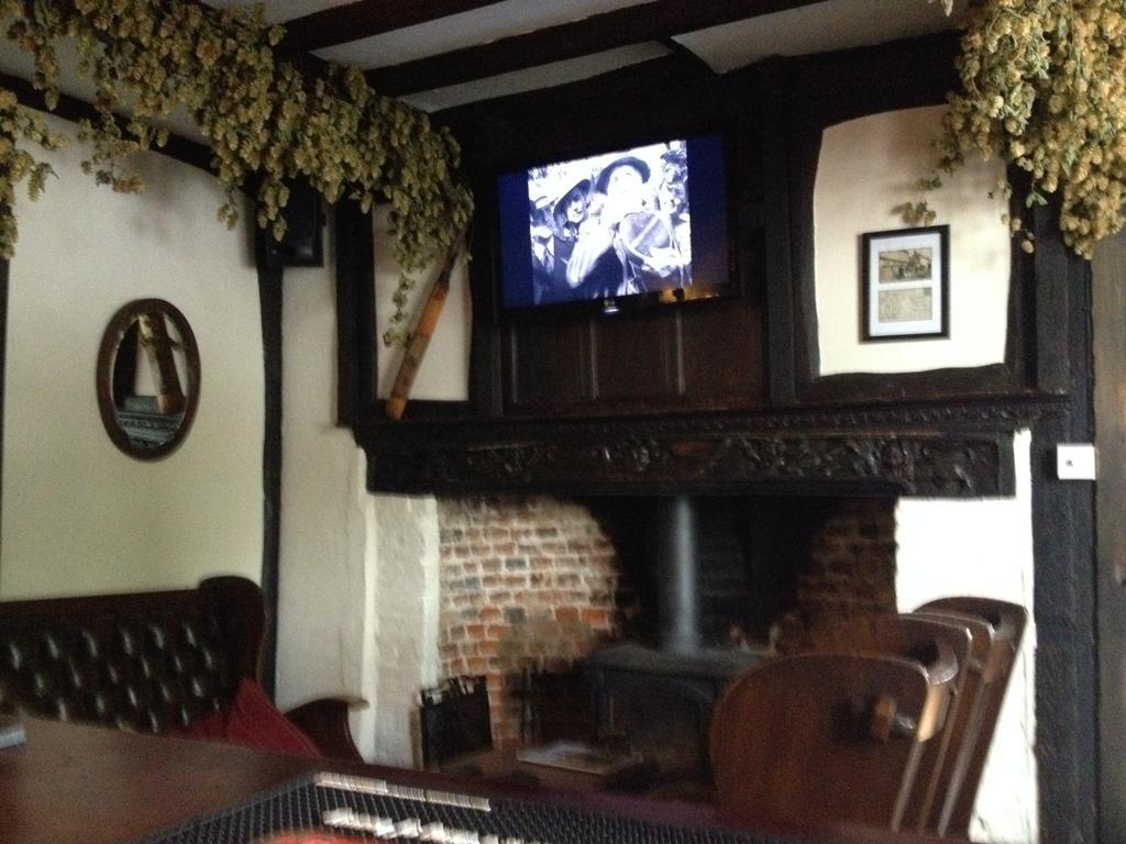 The Abbots Fireside - Channel Tunnel Elham Exterior foto